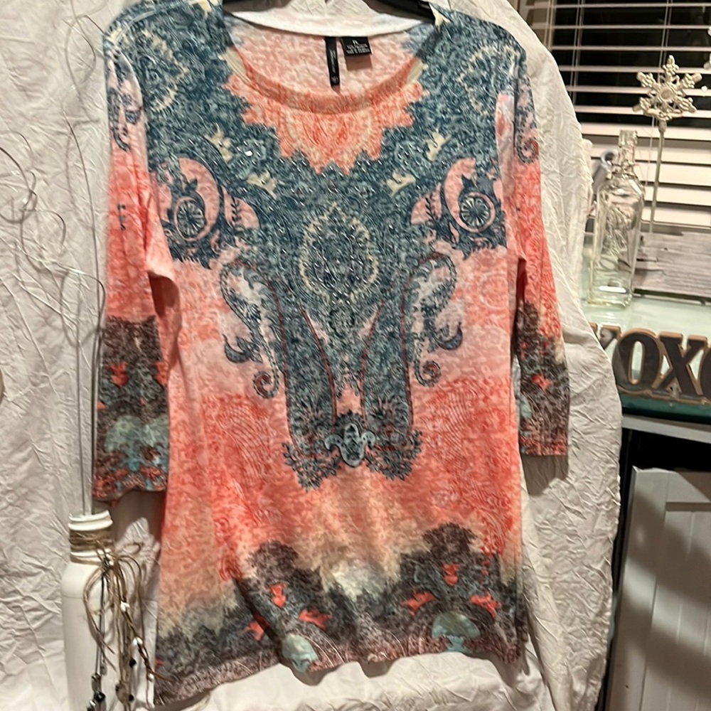 Women’s tunic top